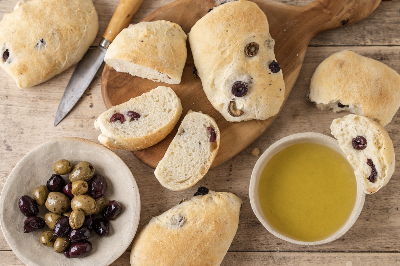 Griechisches Olivenbrot